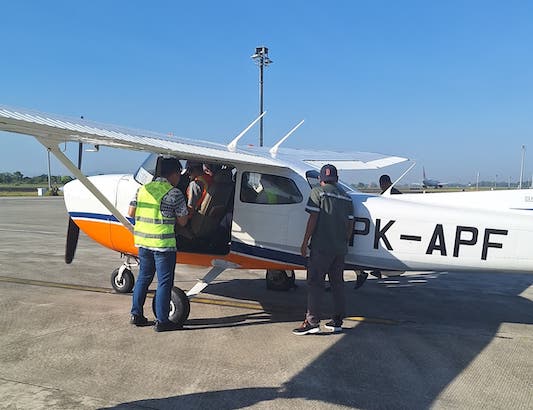 Tampak pesawat amfibi sebelum lepas landas menuju Bandara Arung Palakka Bone.