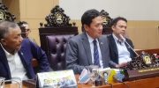 Ketua Komisi III DPR RI, Habiburokhman, menegaskan pihaknya masih menunggu hasil kerja panitia seleksi (pansel) Komisi Yudisial (KY) terkait calon hakim agung. Meski demikian, DPR akan tetap melanjutkan proses uji kelayakan dan kepatutan (fit and proper test) terhadap nama-nama yang sudah diusulkan KY.