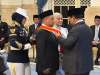 Pengusaha asal Kalimantan Selatan, Andi Syamsuddin Arsyad atau yang akrab disapa Haji Isam, menerima Tanda Kehormatan Bintang Mahaputera Utama dari Presiden RI Prabowo Subianto. Penganugerahan dilakukan dalam Upacara Tanda Kehormatan Republik Indonesia di Istana Negara, Jakarta Pusat, Senin (25/8/2025).