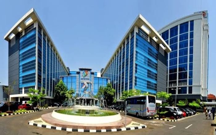 Pertumbuhan ekonomi Indonesia pada kuartal II-2025 mencatat kejutan. Badan Pusat Statistik (BPS) mengumumkan Produk Domestik Bruto (PDB) tumbuh sebesar 5,12% secara tahunan (year-on-year/yoy), melampaui berbagai proyeksi yang sebelumnya memperkirakan pertumbuhan berada di bawah 5%.