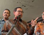 Gubernur DKI Jakarta Pramono Anung mendorong warga ibu kota untuk bekerja di luar negeri sebagai Pekerja Migran Indonesia (PMI) guna mengatasi tingginya angka pengangguran. Namun, langkah tersebut menimbulkan pertanyaan publik: bagaimana dengan janji kampanye Pramono yang sebelumnya berkomitmen membuka 500 ribu lapangan kerja di Jakarta?
