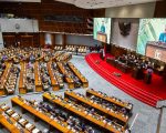 Di tengah lonjakan kemiskinan perkotaan dan gelombang protes rakyat terhadap kenaikan Pajak Bumi dan Bangunan (PBB), para anggota DPR justru menikmati sederet kenaikan tunjangan dengan nilai fantastis.