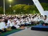 Suasana khidmat menyelimuti Lapangan Karebosi, Selasa (2/9/2025) malam, saat Pemerintah Kota Makassar menggelar doa bersama lintas agama. Wali Kota Makassar, Munafri Arifuddin bersama Wakil Wali Kota, Aliyah Mustika Ilham, duduk bersisian dengan jajaran Forkopimda, tokoh agama, pemuda, dan berbagai komunitas untuk memanjatkan doa bagi kedamaian kota.