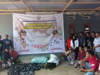 Pemerintah Provinsi Sulawesi Selatan terus memperkuat pertumbuhan ekonomi biru berkelanjutan melalui program bantuan bibit rumput laut bagi petani pesisir. Tahun ini, fokus penyaluran dipusatkan di kawasan Luwu Raya yang meliputi Kota Palopo, Kabupaten Luwu, Luwu Utara, dan Luwu Timur.