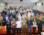 Wali Kota Makassar, Munafri Arifuddin, menekankan pentingnya kolaborasi antara pemerintah, akademisi, dan berbagai pihak dalam menyelesaikan persoalan mendasar yang dihadapi Kota Makassar.