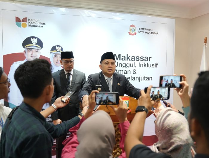 Wali Kota Makassar, Munafri Arifuddin, melantik sembilan pejabat pimpinan tinggi pratama lingkup Pemerintah Kota Makassar di Kantor Balai Kota, Selasa (9/9/2025). Pelantikan yang didampingi Wakil Wali Kota Aliyah Mustika Ilham ini berlangsung istimewa, karena bertepatan dengan tanggal cantik 9 September.