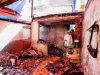 Gubernur Sulawesi Selatan, Andi Sudirman Sulaiman, meninjau langsung lokasi kebakaran yang melanda permukiman warga di Jalan Baji Dakka Lorong 15, RW 4 RT 2, Kelurahan Karang Anyar, Kecamatan Mamajang, Kota Makassar, Selasa (9/9/2025).