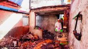 Gubernur Sulawesi Selatan, Andi Sudirman Sulaiman, meninjau langsung lokasi kebakaran yang melanda permukiman warga di Jalan Baji Dakka Lorong 15, RW 4 RT 2, Kelurahan Karang Anyar, Kecamatan Mamajang, Kota Makassar, Selasa (9/9/2025).