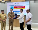 Dinas Komunikasi Informatika, Statistik dan Persandian (Diskominfo SP) Sulsel bekerja sama dengan Balai Besar Pengembangan Sumber Daya Manusia (BBPSDM) Makassar, Kementerian Komunikasi dan Digitalisasi (Komdigi) merealisasikan pelatihan Sistem Manajemen Keamanan Informasi (SMKI) dan Junior Network Administrator.