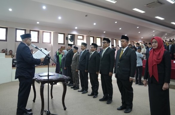 Wali Kota Makassar, Munafri Arifuddin saat melantik 9 pejabat eselon II di lingkungan Pemkot Makassar.