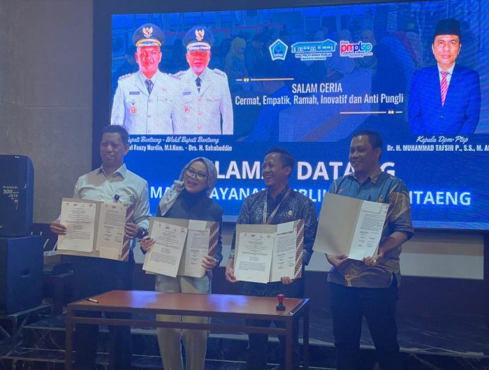 Huadi Group melalui Huadi Bantaeng Industry Park (HBIP) menandatangani nota kesepahaman (MoU) dengan Badan Riset dan Inovasi Nasional (BRIN), Perseroda Bantaeng, serta Perseroda Sulawesi Selatan. Kolaborasi ini diarahkan untuk mencari solusi berkelanjutan di Kawasan Industri Bantaeng (KIBA).