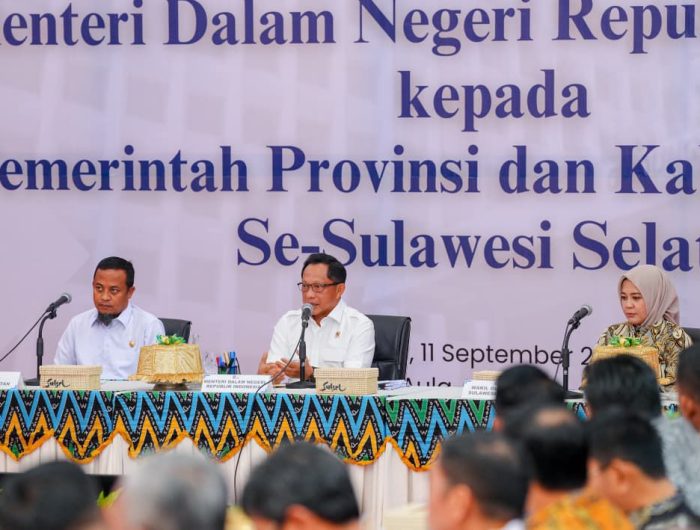 Gubernur Sulawesi Selatan, Andi Sudirman Sulaiman, menerima kunjungan Menteri Dalam Negeri (Mendagri) Tito Karnavian di Aula Asta Cita, Rumah Jabatan Gubernur Sulsel, Kamis (11/9/2025).