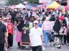 Setiap Minggu pagi, kawasan Boulevard Panakkukang di Kota Makassar disulap menjadi ruang publik terbuka yang penuh aktivitas. Car Free Day (CFD) yang awalnya bertujuan sebagai ajang olahraga kini menjelma menjadi pusat pertumbuhan ekonomi kerakyatan, melibatkan ratusan pedagang kaki lima (PK5) dan pelaku UMKM dari berbagai penjuru kota.