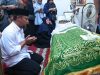 Gubernur Sulawesi Selatan Andi Sudirman Sulaiman menyampaikan rasa duka cita mendalam atas wafatnya Prof Dr Paturungi Parawansa Karaeng Tobo, Rektor IKIP Ujungpandang periode 1982–1990 sekaligus Anggota MPR/DPR RI Dapil Gowa periode 1997–2004.