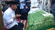 Gubernur Sulawesi Selatan Andi Sudirman Sulaiman menyampaikan rasa duka cita mendalam atas wafatnya Prof Dr Paturungi Parawansa Karaeng Tobo, Rektor IKIP Ujungpandang periode 1982–1990 sekaligus Anggota MPR/DPR RI Dapil Gowa periode 1997–2004.