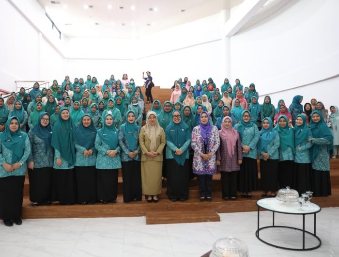 Upaya menekan angka pernikahan pada anak, TP PKK Kota Makassar melalui Pokja I menggelar kegiatan sosialisasi Cegah Perkawinan Anak, berlangsung di Auditorium PKK, Selasa (16/9/2025).
