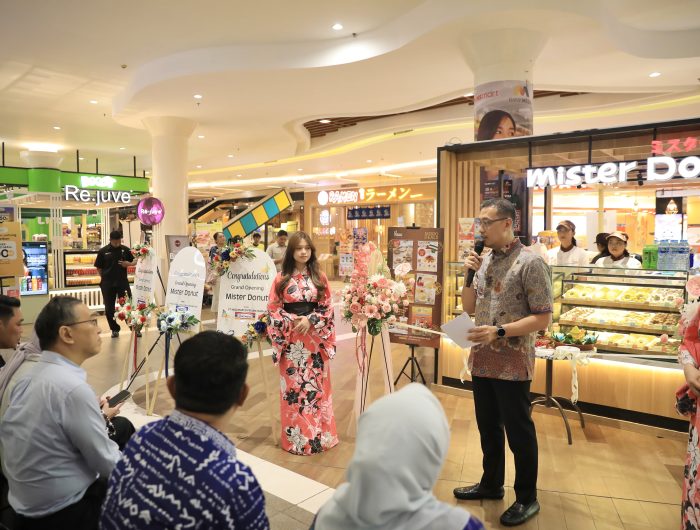 Jaringan waralaba makanan internasional Mister Donut resmi membuka gerai ke-23 di Indonesia, yang kali ini hadir di Kota Makassar, tepatnya di Trans Mall Studio (TSM) Makassar, Kamis (18/9).