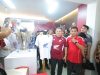 Pemerintah Kota Makassar kembali menunjukkan komitmen penuh dalam mendukung tim kebanggaan Sulawesi Selatan, PSM Makassar. Menjelang laga bergengsi kontra Persija Jakarta dalam lanjutan Liga Super Indonesia 2025/2026, Pemkot memberikan berbagai fasilitas demi memperkuat semangat juang Pasukan Ramang.