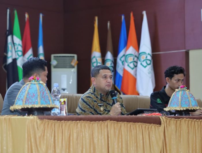 Wali Kota Makassar, Munafri Arifuddin, mengajak mahasiswa untuk berperan aktif dalam pembangunan kota melalui kolaborasi antara pemerintah, kampus, dan dunia profesi. Ajakan ini disampaikan saat menghadiri Eastern Indonesia Saintek Summit (EISS) yang digelar oleh Dewan Eksekutif Mahasiswa (DEMA) Fakultas Sains dan Teknologi UIN Alauddin Makassar di Samata, Gowa, Kamis (18/9/2025).
