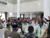 Wali Kota Makassar, Munafri Arifuddin, menyambut rombongan Kirab Kota Taruna Akademi Angkatan Laut (AAL) Angkatan 72 yang tengah melaksanakan Pelayaran Muhibah Diplomasi Duta Bangsa dan Latihan Praktek (Lattek) Kartika Jala Krida (KJK) TA 2025. Penyambutan berlangsung di Baruga Anging Mammiri, Rumah Jabatan Wali Kota Makassar, Minggu (21/9/2025).