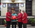 Rangkaian Dies Natalis ke-69 Unhas berlanjut di Kota Parepare melalui Pameran Expo Program Pengabdian kepada Masyarakat (PPMU). Bertempat di Rumah Jabatan Walikota Parepare, Senin (29/9). Expo ini menjadi momentum memperkuat kolaborasi Unhas dengan pemerintah daerah sekaligus memberikan manfaat langsung bagi masyarakat.