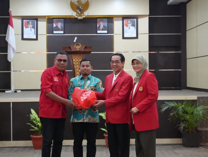 Rangkaian Dies Natalis ke-69 Unhas berlanjut di Kota Parepare melalui Pameran Expo Program Pengabdian kepada Masyarakat (PPMU). Bertempat di Rumah Jabatan Walikota Parepare, Senin (29/9). Expo ini menjadi momentum memperkuat kolaborasi Unhas dengan pemerintah daerah sekaligus memberikan manfaat langsung bagi masyarakat.