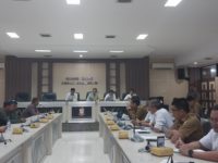dprd tegaskan relokasi tak boleh rugikan pedagang pasar terong cwr