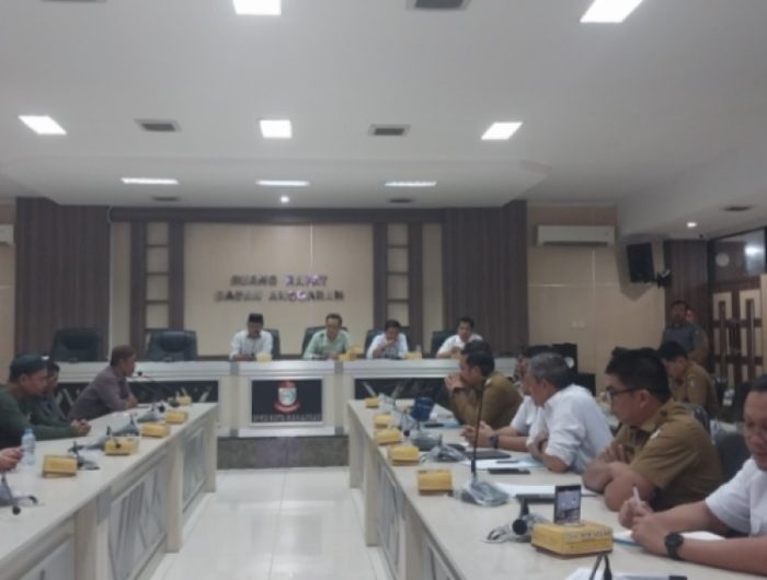 dprd tegaskan relokasi tak boleh rugikan pedagang pasar terong cwr