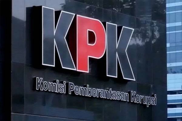 Komisi Pemberantasan Korupsi (KPK) memastikan dalam waktu dekat akan menetapkan tersangka dalam kasus dugaan korupsi kuota haji 2023–2024 di Kementerian Agama (Kemenag). Kasus ini tidak hanya merugikan negara lebih dari Rp1 triliun, tetapi juga membuat ribuan calon jemaah reguler gagal berangkat ke Tanah Suci.