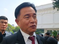 Menteri Koordinator Bidang Hukum, HAM, Imigrasi, dan Pemasyarakatan, Yusril Ihza Mahendra, mengungkapkan pemerintah tengah menyiapkan revisi Undang-Undang (UU) Pemilu. Perubahan ini, menurutnya, sejalan dengan putusan Mahkamah Konstitusi (MK) yang menghapus ketentuan ambang batas (threshold).
