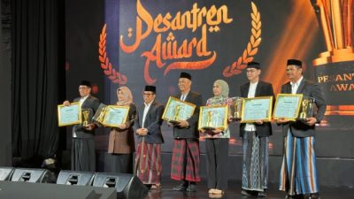 Bupati Uji Nurdin Raih Penghargaan Pesantren Award 2025 15 1001483332