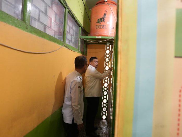 Fasilitas Sekolah Rusak, Wali Kota Appi Sidak SDN Inpres Monginsidi Makassar 11 1901c05c a258 4612 a4cb fe227cc22c03