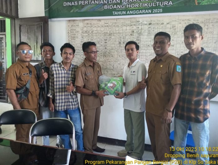 Dinas Pertanian Kabupaten Dompu melalui Bidang Hortikultura menyerahkan bantuan Program Pekarangan Pangan Bergizi (P2B) kepada Kelompok Tani Pemuda Tani Milenial Manggeasi, Senin (13/10/2025).