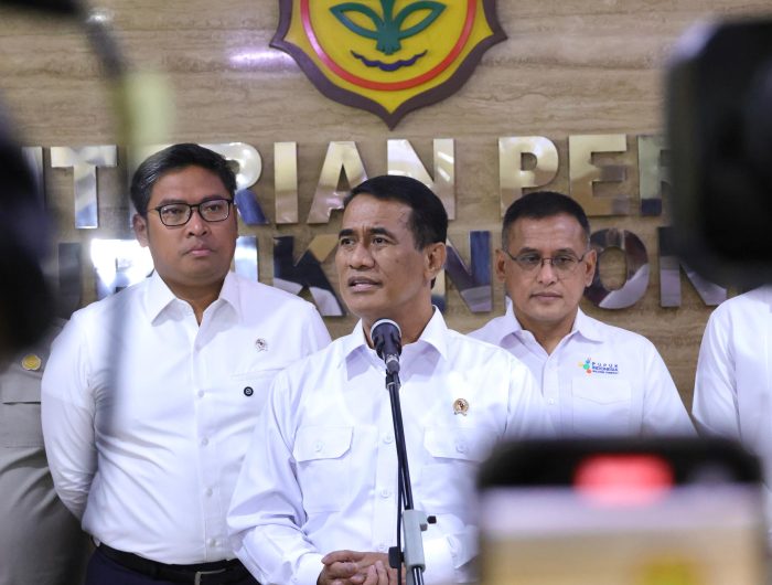 Menteri Pertanian (Mentan) Andi Amran Sulaiman mengungkapkan bahwa terdapat 2.039 kios pupuk yang kedapatan melakukan kecurangan dengan menjual pupuk bersubsidi di atas Harga Eceran Tertinggi (HET).