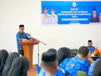 Sekretaris Daerah Provinsi Sulawesi Selatan, Jufri Rahman, secara resmi membuka Rapat Koordinasi dan Integrasi Penyelenggaraan Transmigrasi (KIPT) yang diselenggarakan Dinas Tenaga Kerja dan Transmigrasi (Disnakertrans) Provinsi Sulsel di Aula kantor Disnakertrans, Jumat, 17 Oktober 2025.