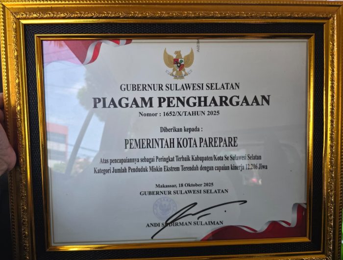 Pemerintah Kota Parepare menorehkan prestasi membanggakan di tingkat Provinsi Sulawesi Selatan. Kota ini meraih dua penghargaan dari Pemerintah Provinsi Sulsel atas capaian kinerja dalam dua kategori utama, yakni penurunan jumlah penduduk miskin ekstrem dan peningkatan kualitas lingkungan hidup.