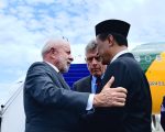 Menteri Pertanian (Mentan) Andi Amran Sulaiman mendampingi dan melepas kepulangan Presiden Brasil di Pangkalan TNI AU Halim Perdanakusuma, Jakarta, Jumat (24/10/2025).