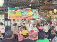 Dit Intelkam Polda Sulsel dan komunitas ojol yang digelar di Warung Ayam Goreng Ujungpandang, Jalan Kakatua, Makassar, Senin 20 Oktober 2025, pagi.