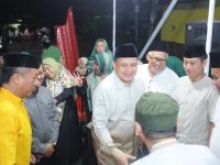 Wali Kota Makassar, Munafri Arifuddin saat hadiri Maulid Akbar Nabi Besar Muhammad SAW 1447 H di pelataran Masjid Darut Taubah, Jalan Taman Makam Pahlawan, Kecamatan Panakkukang, Minggu malam 26 Oktober 2025.