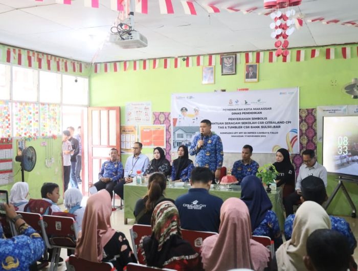 Pemkot Makassar Perkuat Layanan Pendidikan, Appi Bagikan Seragam Gratis ke Ratusan Siswa 13 3e47a0fd fe00 4b51 9a05 f3265da3d119