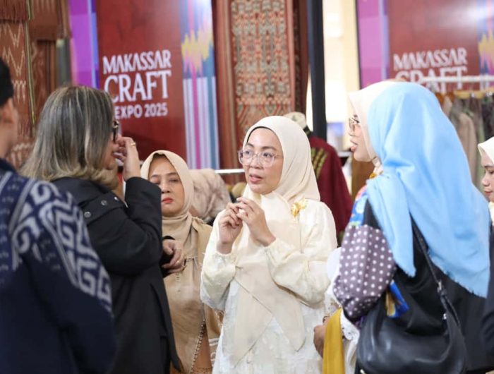 Hari Kedua Makassar Craft Expo 2025, Warga Makin Padati Trans Studio Mall 13 4eea9486 a84d 468f 95fc c328965521c9
