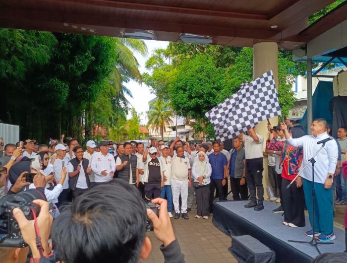 Jalan Sehat KKSS di Makassar: Appi, Mentan Amran hingga Idrus Marham Turun Langsung 13 8a36b97c bc9f 4ac4 b8e3 4ef9dd5a1a91