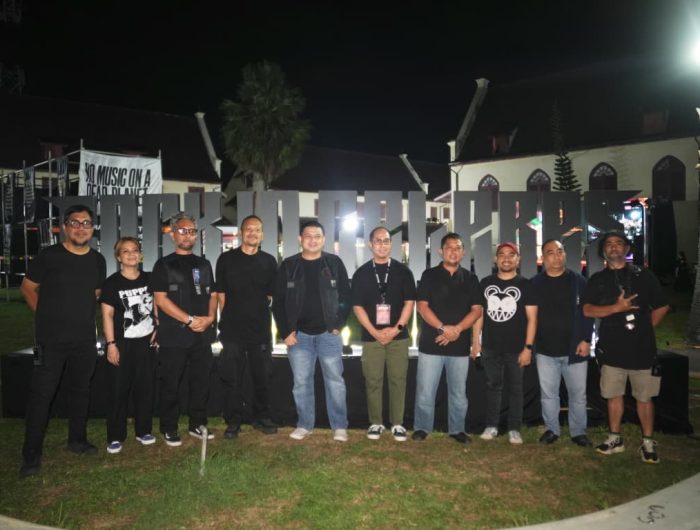 Wali Kota Makassar Nikmati Rock in Celebes Bersama Ribuan Anak Muda di Benteng Rotterdam 13 93448e67 6bcd 4b4b 8cf7 029d666712b6