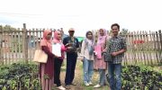 Dinas Pertanian melalui Kepala Bidang Hortikultura, Supratmojo S.Pt, menyalurkan bantuan bibit cabai rawit unggul kepada Kelompok Pemuda Tani Milenial Manggeasi, Jumat, 7 November 2025.