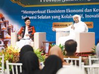Sekretaris Daerah Provinsi Sulawesi Selatan, Jufri Rahman menghadiri Closing Ceremony Bulan Ekonomi dan Keuangan Syariah Provinsi Sulawesi Selatan di Baruga Phinisi Kantor Perwakilan Bank Indonesia Provinsi Sulawesi Selatan, Jalan Jenderal Sudirman Makassar, Jum'at 7 November 2025.