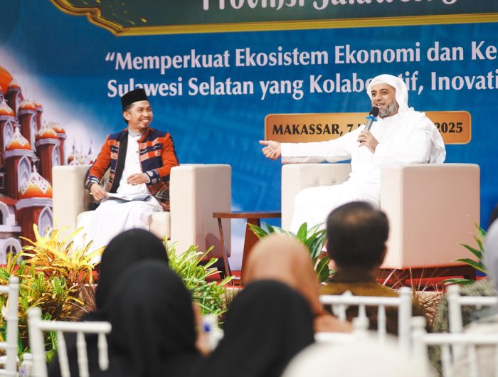 Pemprov Sulsel dan Bank Indonesia Kolaborasi Perkuat Ekosistem Ekonomi dan Keuangan Syariah 13 Sekretaris Daerah Provinsi Sulawesi Selatan, Jufri Rahman menghadiri Closing Ceremony Bulan Ekonomi dan Keuangan Syariah Provinsi Sulawesi Selatan di Baruga Phinisi Kantor Perwakilan Bank Indonesia Provinsi Sulawesi Selatan, Jalan Jenderal Sudirman Makassar, Jum'at 7 November 2025.
