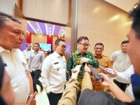 Program Sekolah Rakyat bukan hanya program pembangunan fisik, melainkan bagian dari upaya membangun masa depan bangsa melalui pendidikan yang berakar pada nilai lokal dan semangat kemandirian.