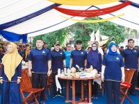 Sekda Jufri Rahman Dampingi Ketum KORPRI Nasional di Jalan Sehat 23 Puluhan ribu warga memadati Anjungan Pantai Losari untuk mengikuti Jalan Sehat "Aksi Berdedikasi dan Berakhlak Mulia" di Makassar, Sabtu, 8 November 2025.