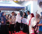 Wakil Gubernur Sulawesi Selatan, Fatmawati Rusdi, menghadiri Rapat Koordinasi Percepatan Pencegahan dan Penurunan Stunting (P3S) sekaligus meluncurkan Gerakan Orang Tua Asuh Cegah Stunting (GENTING) di Halaman Kantor Camat Watang Pulu, Kabupaten Sidenreng Rappang (Sidrap), Jumat, 14 November 2025.