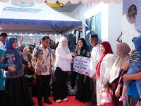 Sidrap Jadi Lokasi Penguatan GENTING, Wagub Minta Intervensi Lebih Cepat 13 Wakil Gubernur Sulawesi Selatan, Fatmawati Rusdi, menghadiri Rapat Koordinasi Percepatan Pencegahan dan Penurunan Stunting (P3S) sekaligus meluncurkan Gerakan Orang Tua Asuh Cegah Stunting (GENTING) di Halaman Kantor Camat Watang Pulu, Kabupaten Sidenreng Rappang (Sidrap), Jumat, 14 November 2025.